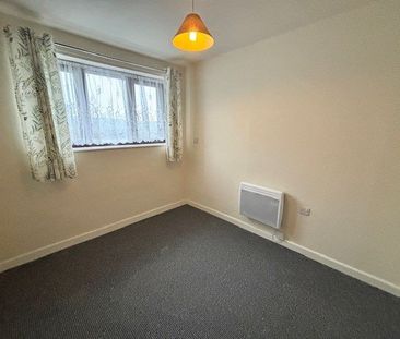 4 bedroom terraced house to rent - Photo 3