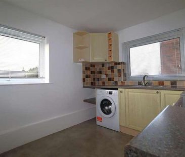 Buckfast Close, Macclesfield, Cheshire, SK10 - Photo 3