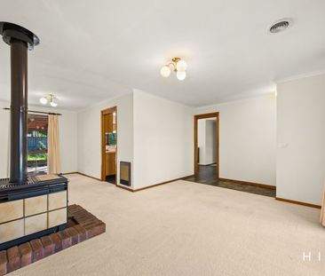 25 Mellor Circuit, Florey ACT 2615 - House For Rent | Domain - Photo 4