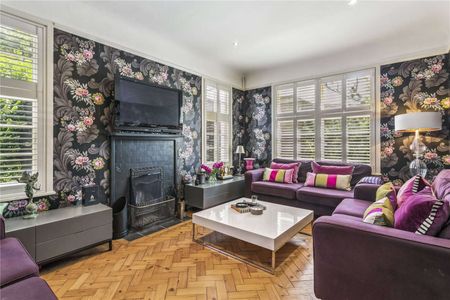 Attractive Edwardian family home, full of character and charm occupying an ideal location. - Photo 4