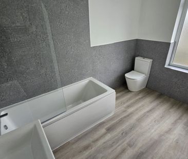 2 bed Terraced - To Let - Photo 5