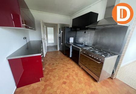 Location Appartement 4 pièces 94m² - Photo 3