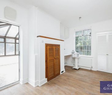 4 bedroom detached house to rent - Photo 2