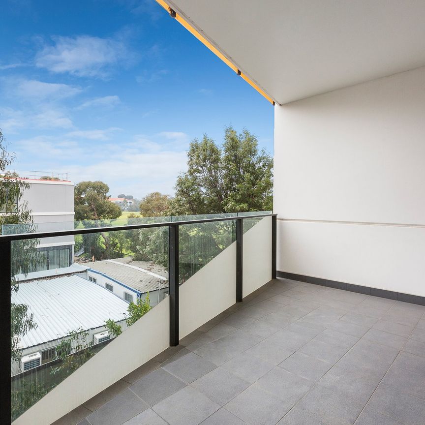 215/222 Bay Road, Sandringham - Photo 1