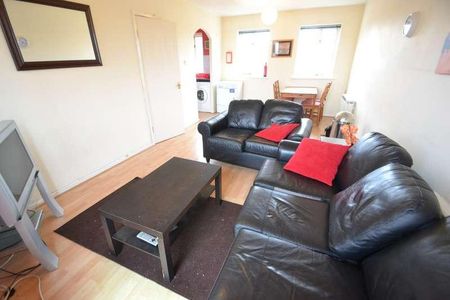 Stretford Road, Hulme, Manchester, M15 - Photo 3