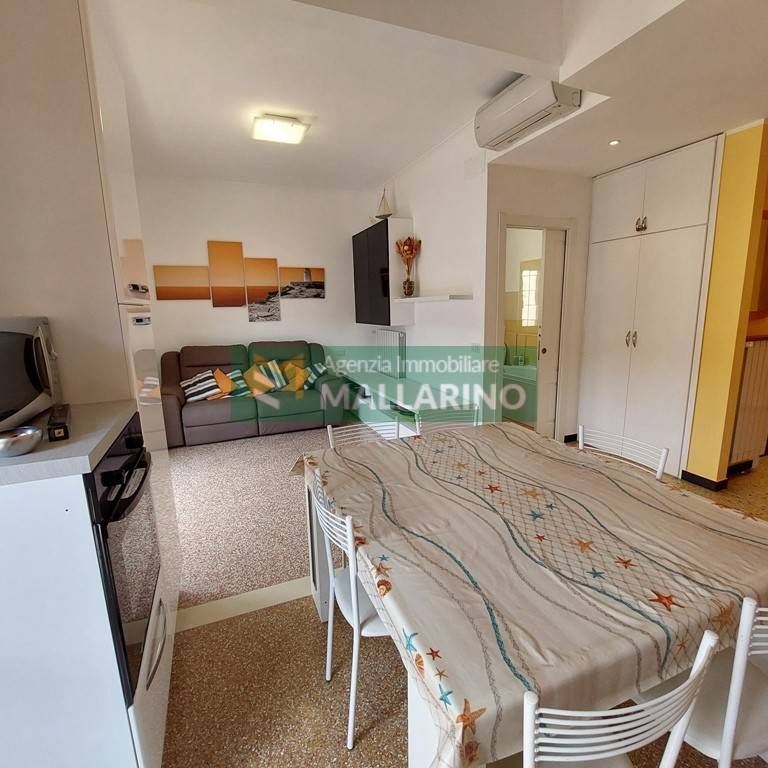 Trilocale via Aosta, Centro, Finale Ligure - Foto 1