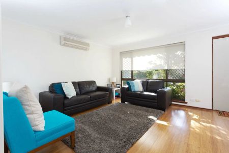 “LOW MAINTENANCE 2 BED VILLA” - Photo 4