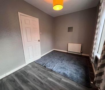 16 Runnymede Parade, Belfast, BT12 6NF - Photo 4