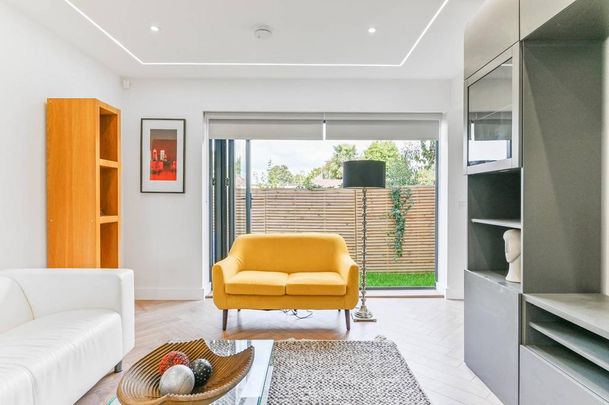 3 bedroom semi-detached house to rent - Photo 1