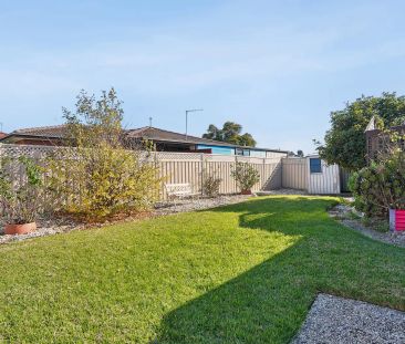 Spacious Family Living in the Heart of Keilor Downs - Photo 6