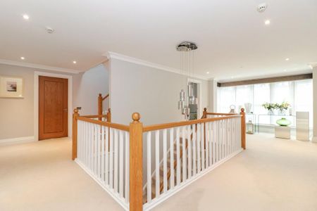 6 bedroom detached house to rent - Photo 4