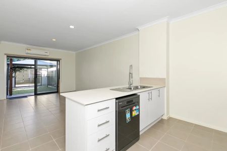 “Craigieburn Living at Its Best” - Photo 2
