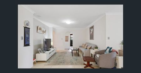 11 Roma Vista, Ellenbrook WA 6069 Spacious Family Home in a Quiet and Convenient Location - Photo 3