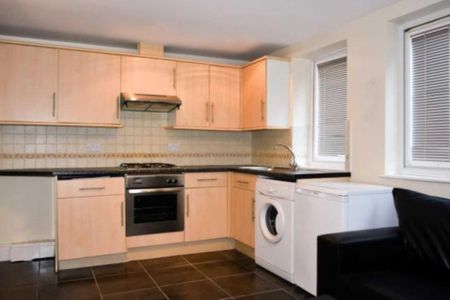 Price £1,290 pcm - Available Now - Furnished - Photo 5