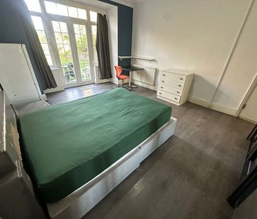 Room in a Shared House, Hendon Lane, N3 - Photo 4