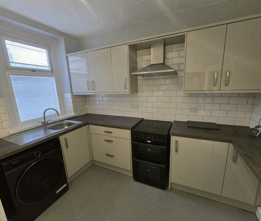 Terraced House to rent on - Photo 4