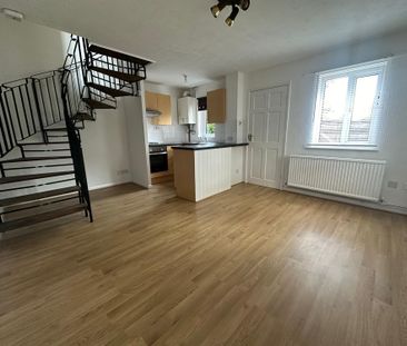 Swancote Fareham Unfurnished - Photo 2