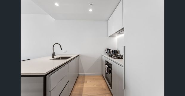 Furnished one-bedroom near the South Melbourne - Photo 1