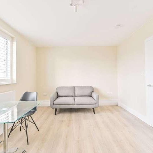 Wandsworth Road, Nine Elms, SW8 - Photo 1