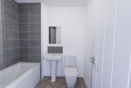 3 bedroom semi-detached house to rent - Photo 4