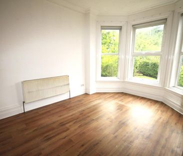 6 bedroom end of terrace house to rent - Photo 2