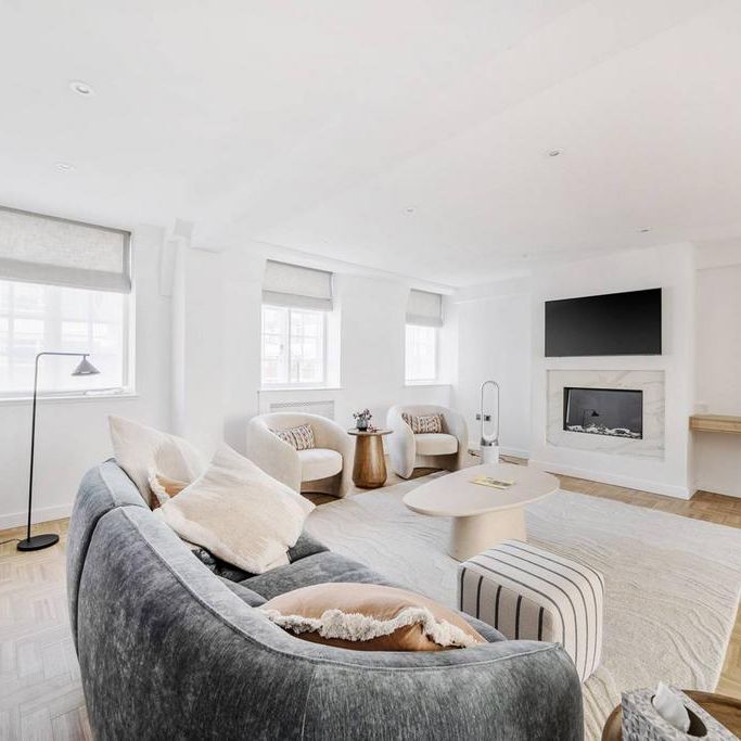 4 bedroom flat to rent - Photo 1