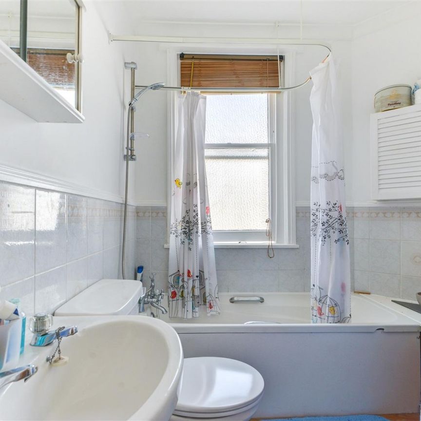 Robertson Road, Brighton - Photo 1