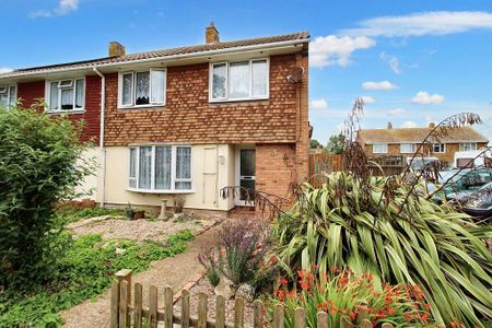 3 bedroom semi-detached house to rent - Photo 2