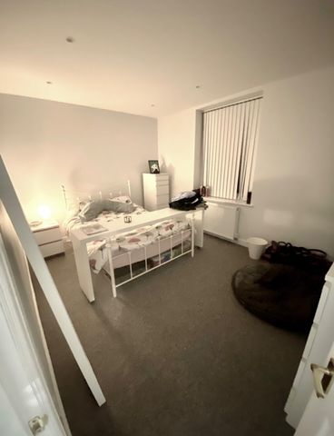 2 Bed Flat, Princes Park, L8 - Photo 3