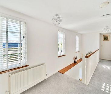 4 bedroom detached house to rent - Photo 2