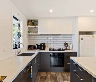 Sun soaked north-facing - Photo 5