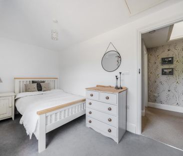 4 bedroom semi-detached house to rent - Photo 6