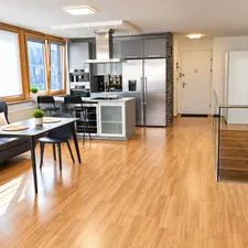 Maisonette-Wohnung mit 3 Schlafzimmern frisch renoviert, voll möbliert, direkt am Rudolf-Bednar-Park - Photo 1