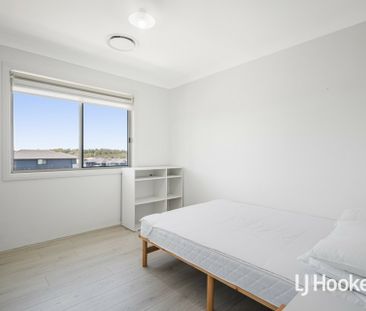 Beautiful 4 Bedroom Home - Great Location! - Photo 4