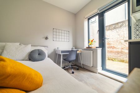 Colum Road, Cathays - Photo 2