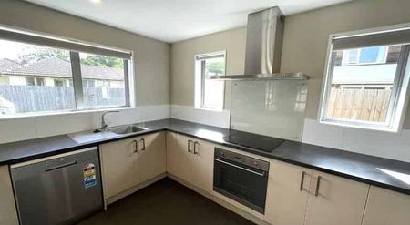 6 Bedrooms with Ensuite Bathrooms- Close to Uni - Photo 2