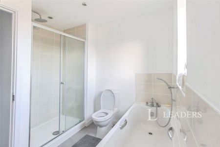 1 bedroom in a house share to rent - Photo 5