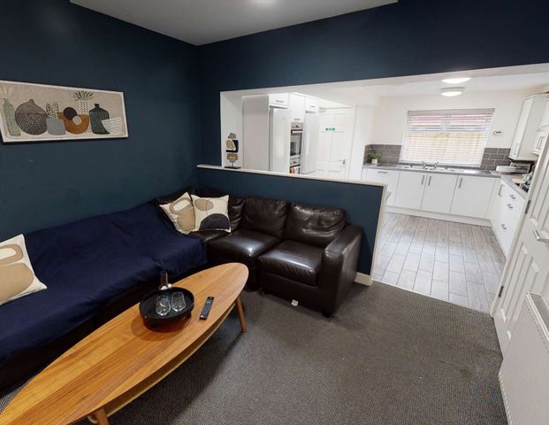 Maxton Road Room 3 - Photo 1