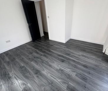 2 Bed Flat, Kimberley Road, E11 - Photo 4