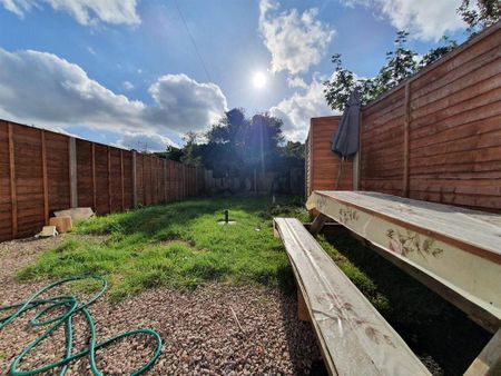 2 bedroom flat to rent - Photo 5