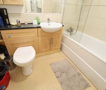 Room in a Shared House, Saunders Ness Road, E14 - Photo 2