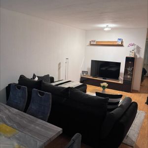 Ge­müt­li­che 2.5-Zim­mer­woh­nung in ver­kehrs­gün­sti­ger La­ge - Photo 2