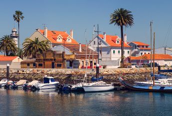 Apartamento T2 Mobilado na Praia da Barra.