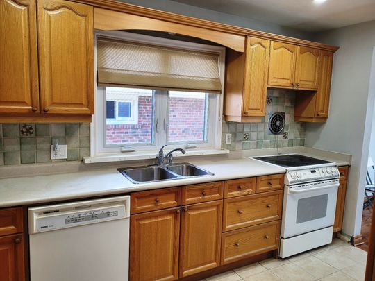 For Lease - 27 Kilbride Road, Toronto, Ontario - Photo 1