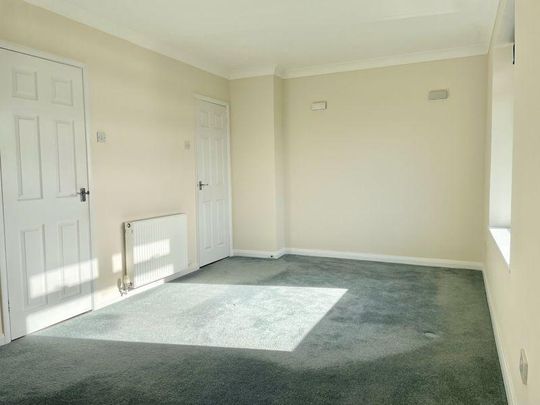 2 bedroom end of terrace house to rent - Photo 1
