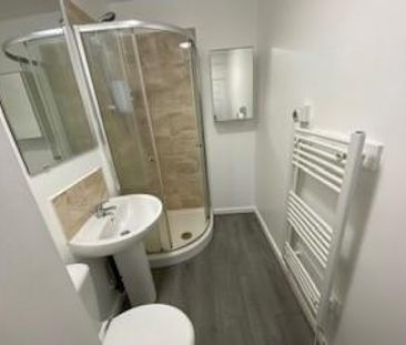 1 bedroom Flat To Let - Photo 6