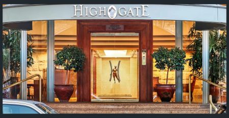 LUXURY LIVING + POOL + GYM + 24HR CONCIERGE + PARKING - Photo 5