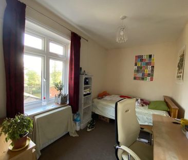 6 bedroom semi-detached house to rent - Photo 4