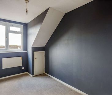 A spacious two-bedroom maisonette located in the heart of Marlow - Photo 6