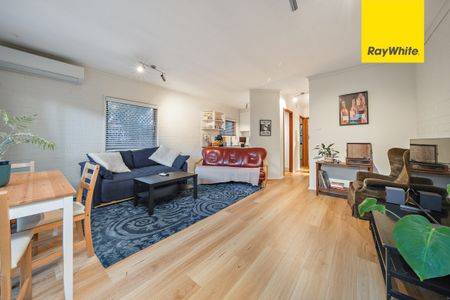 Furnished & Chicly Renovated Unit in Central Location - Available for 4 month lease only - Photo 5
